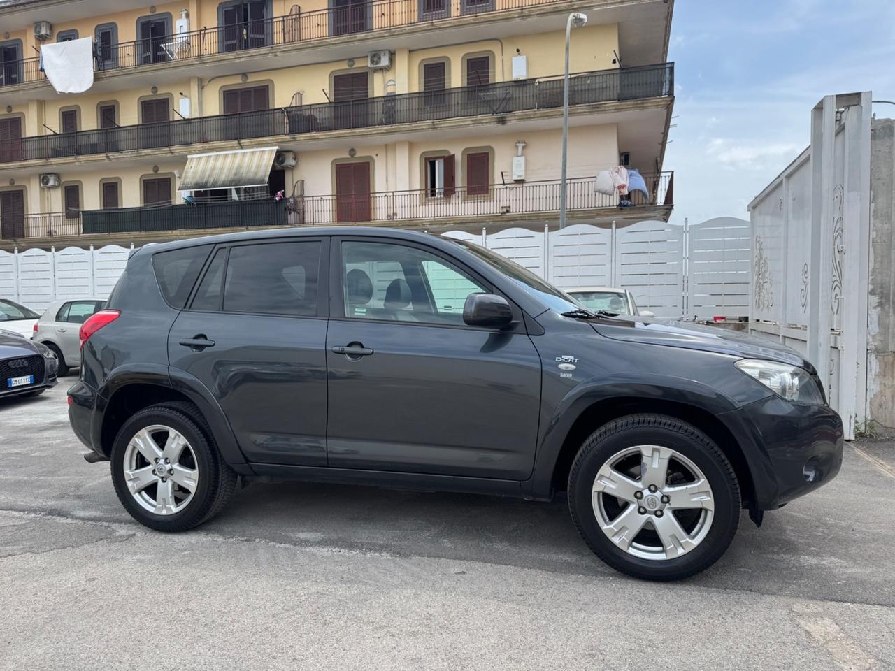 Toyota RAV 4 2.2 DIESEL 177 CV Luxury 2007