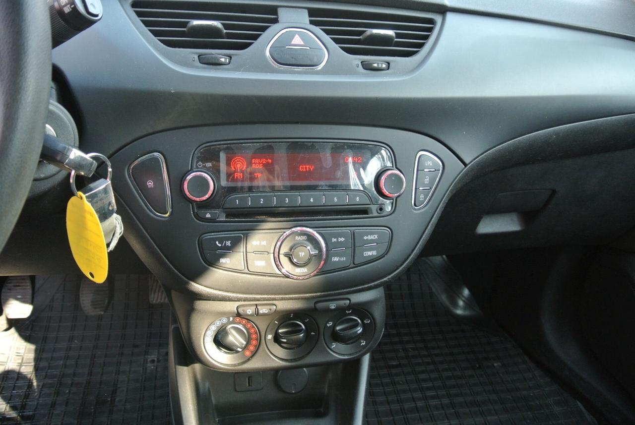 Opel Corsa 1.4 90CV GPL Tech Coupé n-Joy