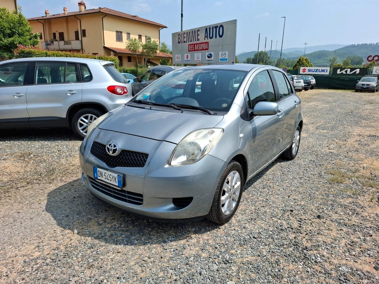 Toyota Yaris 1.0 5 porte