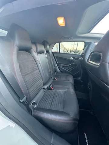 Mercedes-Benz CLA 200 d Shooting Brake Automatic Premium AMG 136cv