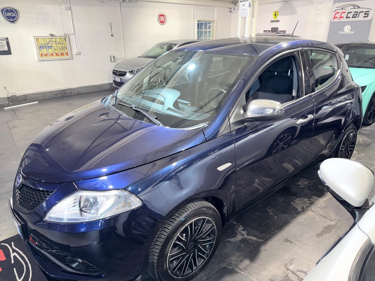 Lancia Ypsilon 1.2 69 CV 5 porte S&S Gold