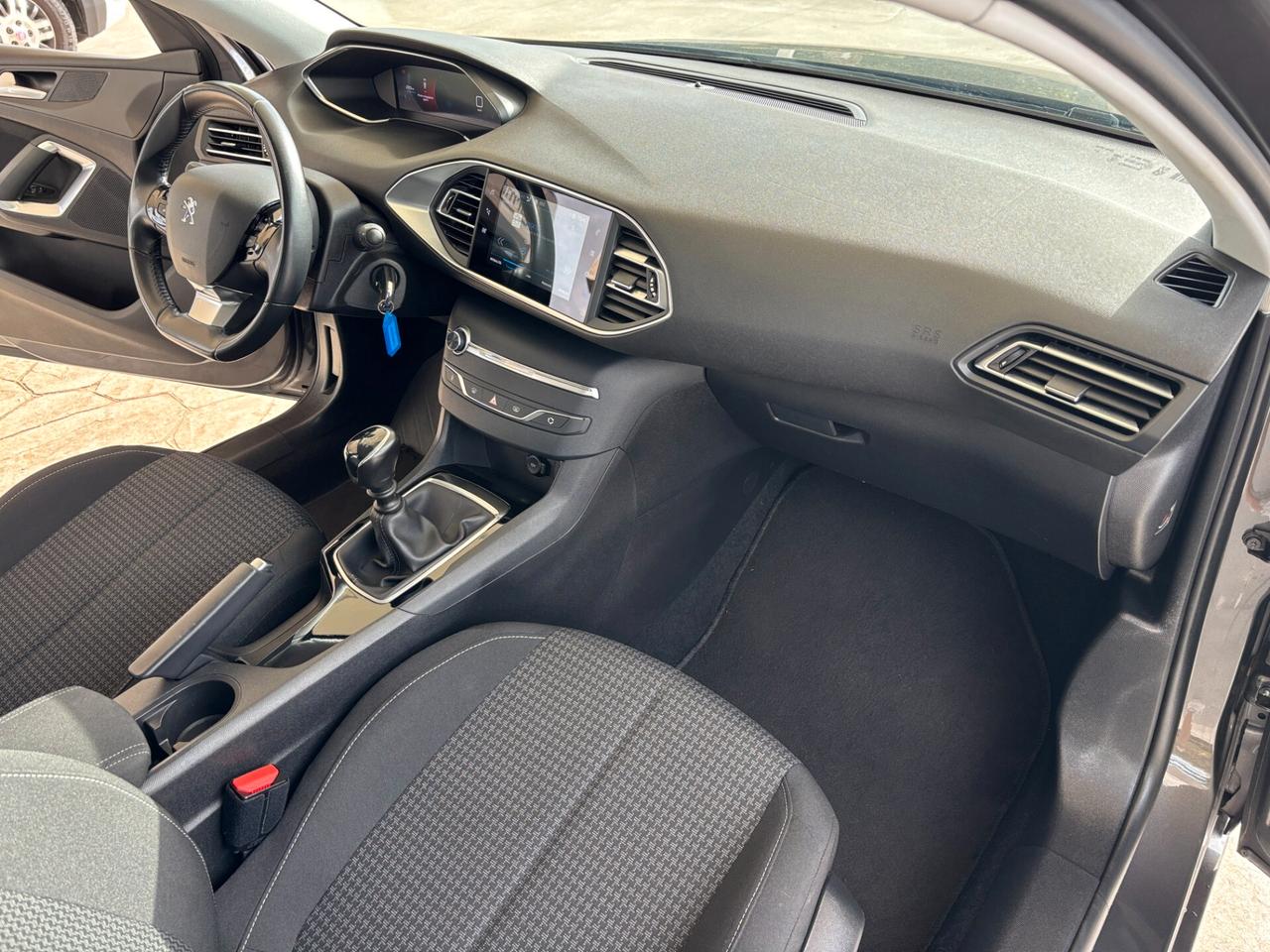 Peugeot 308 BlueHDi 130 S&S Business