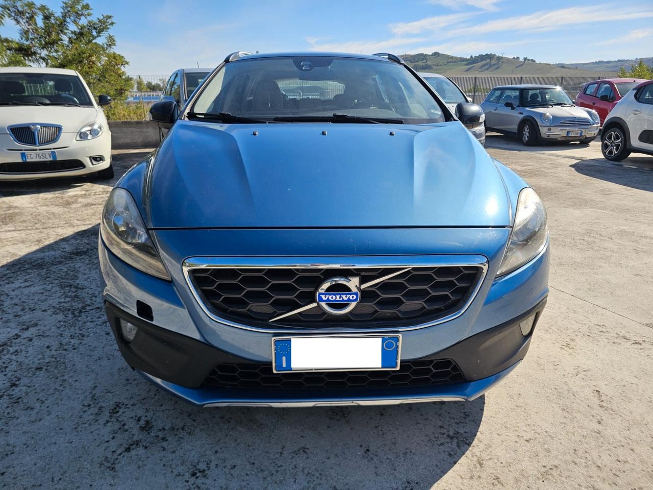 Volvo V40 Cross Country D4 Kinetic + tetto panorama