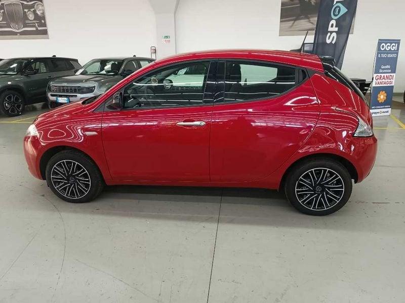 Lancia Ypsilon New 5 porte My24 1.0 Firefly 70 CvStart&Stop Hybrid Oro