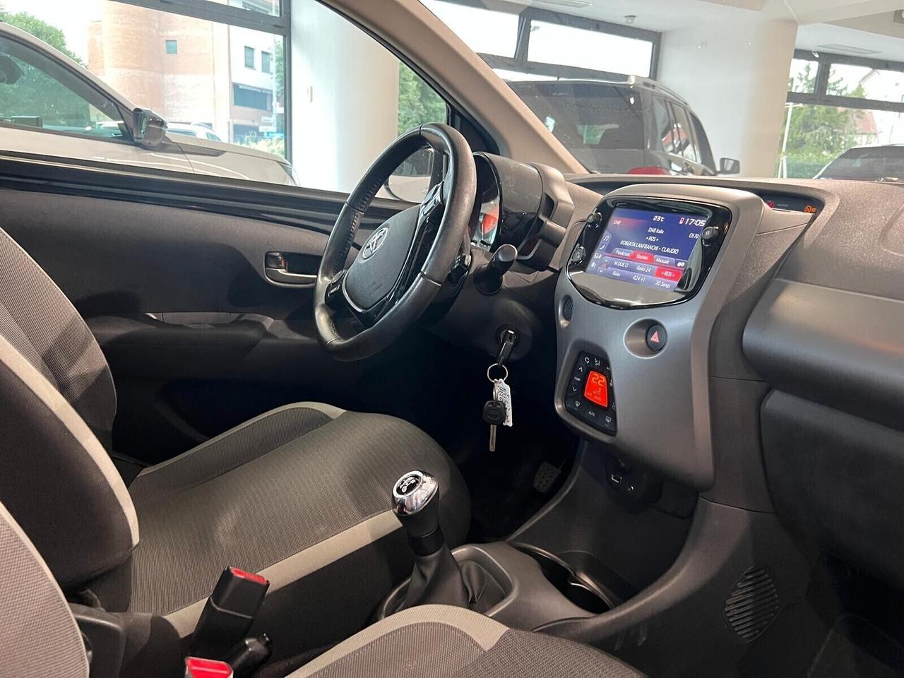 Toyota Aygo Connect 1.0 VVT-i 72 CV 5 porte x-play