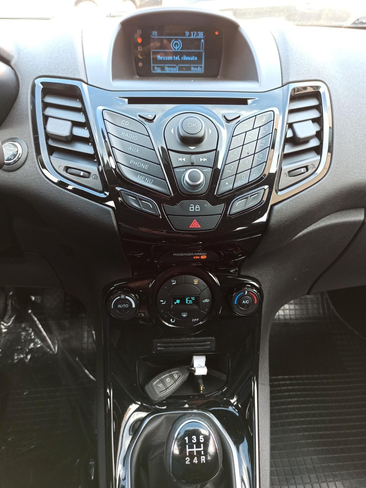 Ford Fiesta 1.5 TDCi 75CV 5 porte Titanium