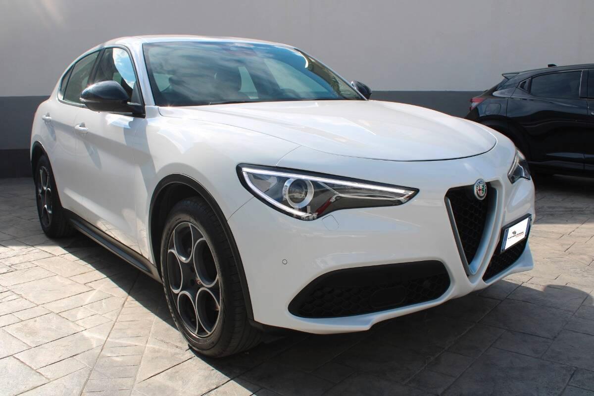 Alfa Romeo Stelvio 2.2 t Business rwd 160cv auto CON NAVI E CARPLAY
