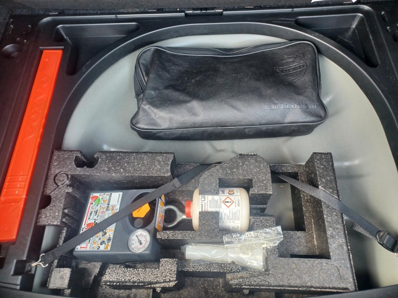 Volvo V40 D2 1.6 Momentum 2015 UNICO PROPRIETARIO