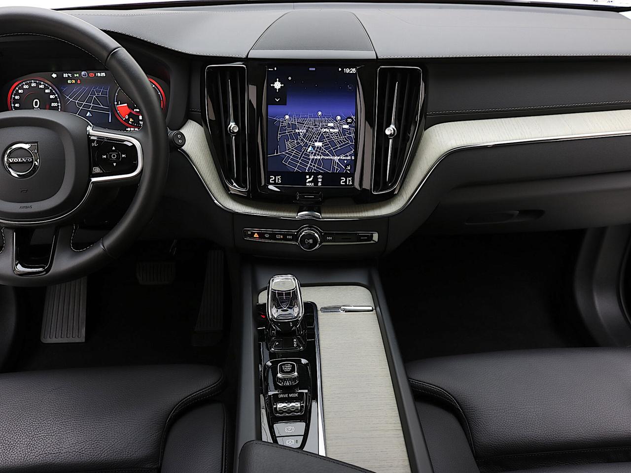 Volvo XC60 B4 AWD auto Inscription TETTO APRIBILE