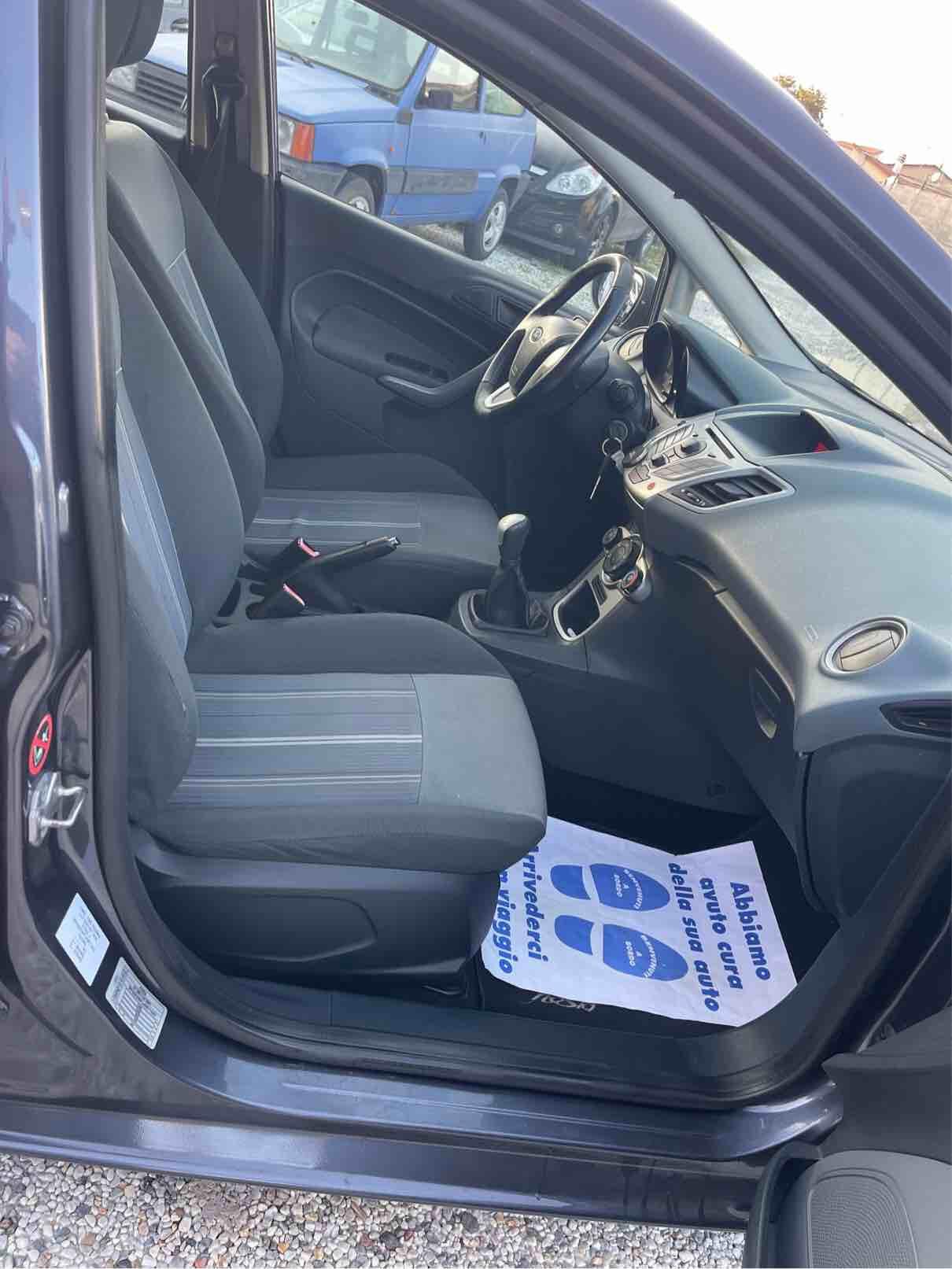 FORD FIESTA - GPL - TITANIUM