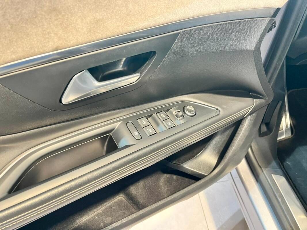 Peugeot 5008 BlueHDi 130 S&S EAT8 GT