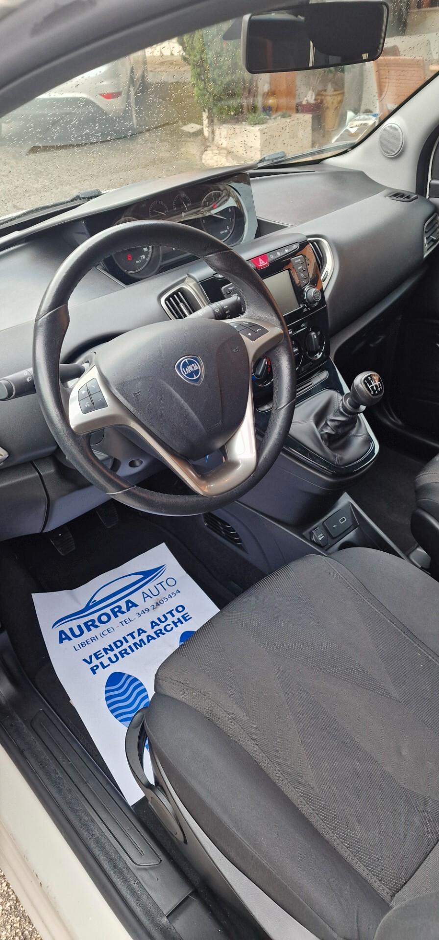 Lancia Ypsilon 1.0 FireFly 5 porte S&S Hybrid Ecochic Silver