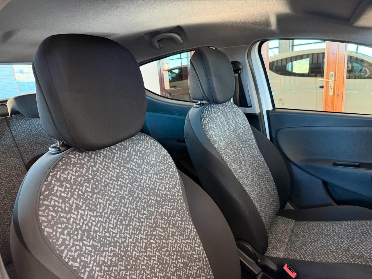 Lancia Ypsilon 1.2 69 cv. ELEFANTINO BLU