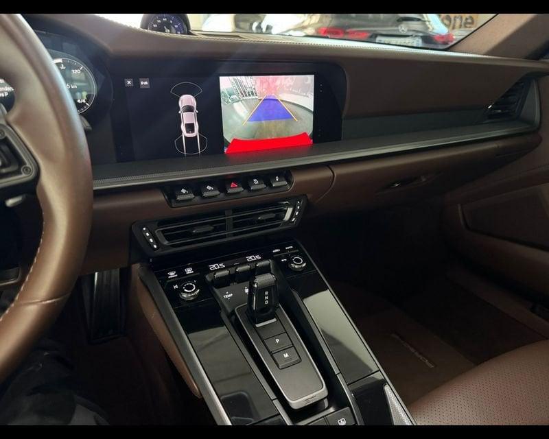 Porsche 911 (992) Carrera