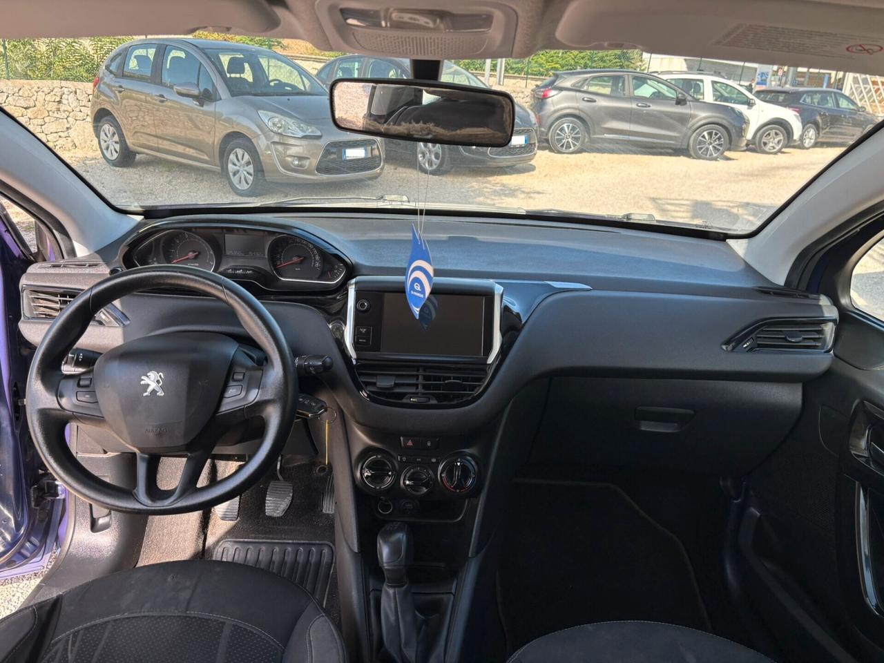 PEUGEOT 208 1.2 B - 2012