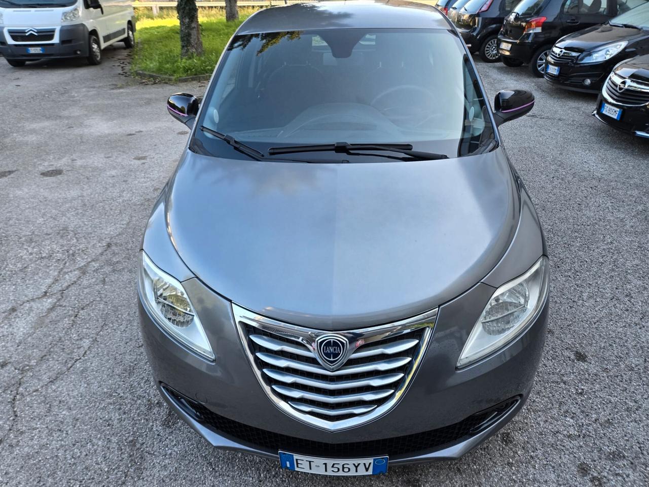 Lancia Ypsilon 0.9 TwinAir 85 CV 5 porte Metano Ecochic Elefantino Neopatentati