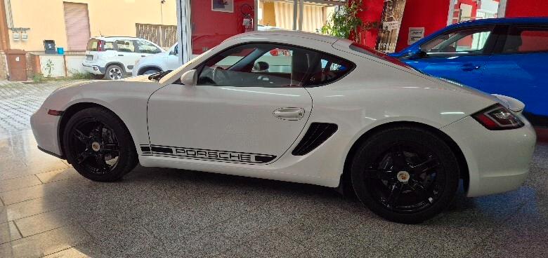 Porsche Cayman 2.7