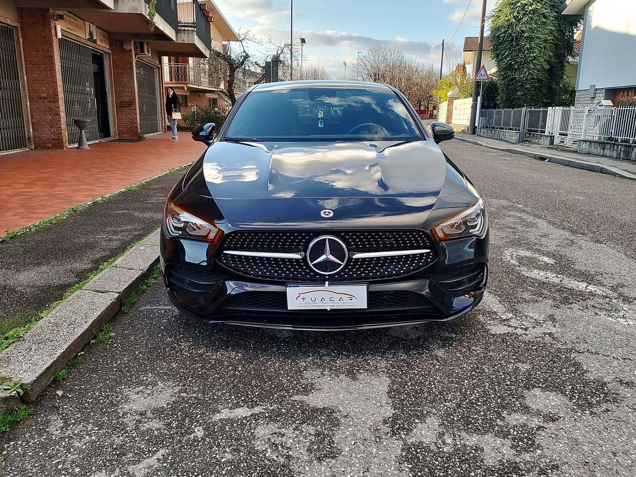 Mercedes-Benz CLA 200 Premium CLA 200 D