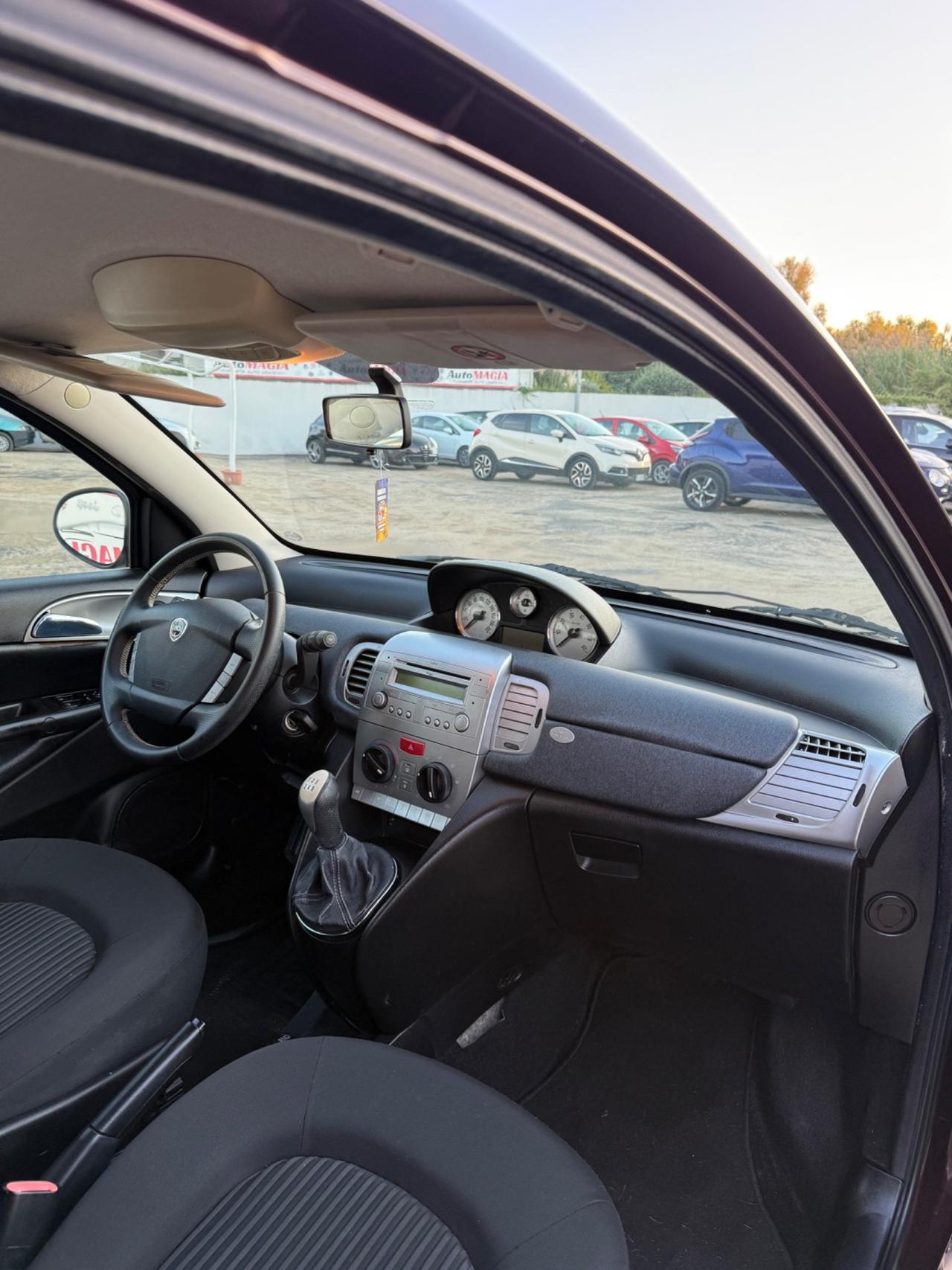 Lancia Ypsilon 1.3 MJT 75 CV Elle