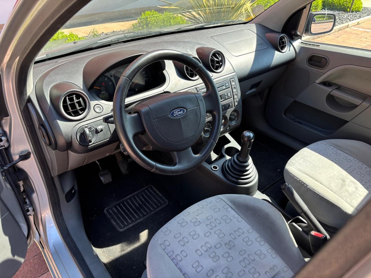 Ford Fiesta 1.4 TDCi (va bene per NEOPATENTATI)