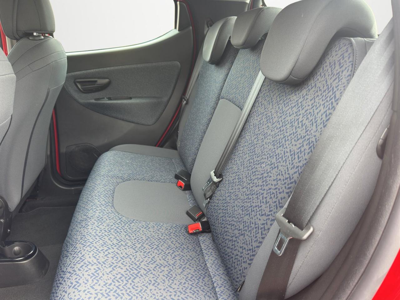 Lancia Ypsilon 1.0 FireFly 5 porte S&S Hybrid Ecochic Silver