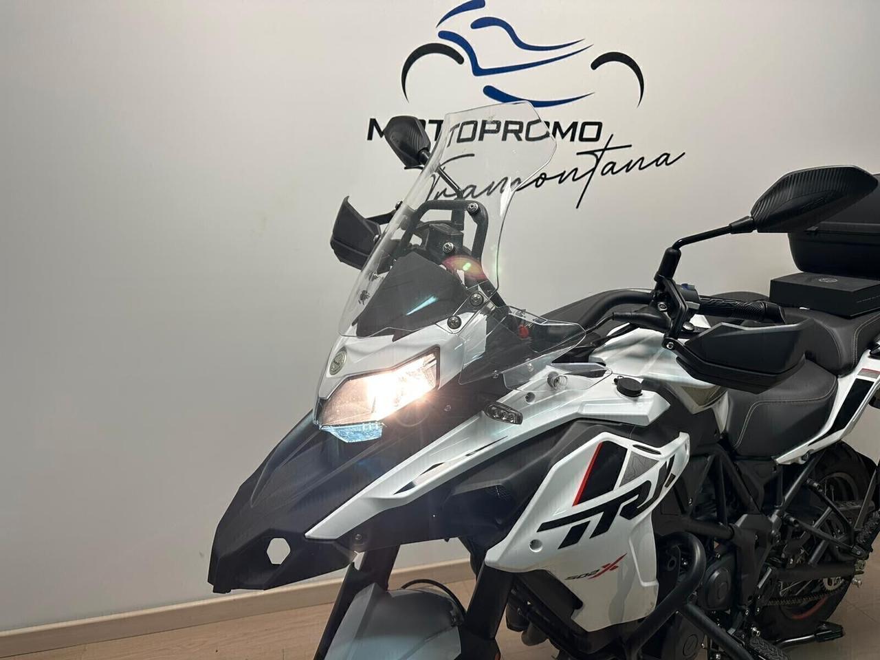 BENELLI TRK 502 X TRK502X + SET 3 VALIGE 2024