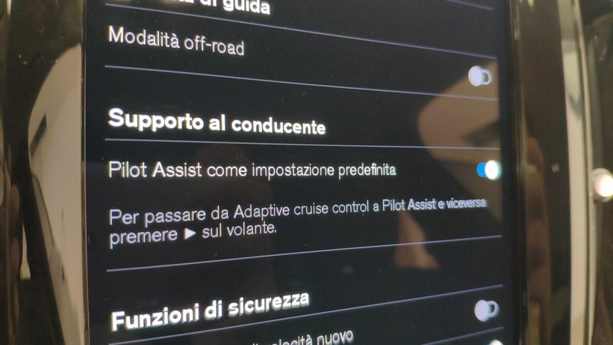 VOLVO Xc60 B4 Mild Hybrid Automatico Plus Dark