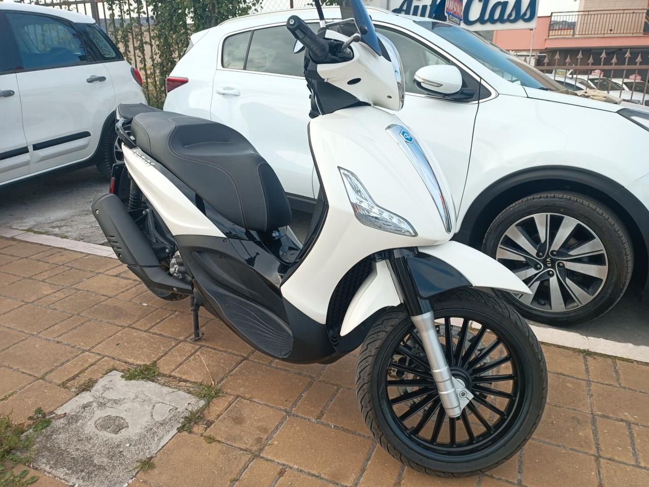 Piaggio Beverly 300