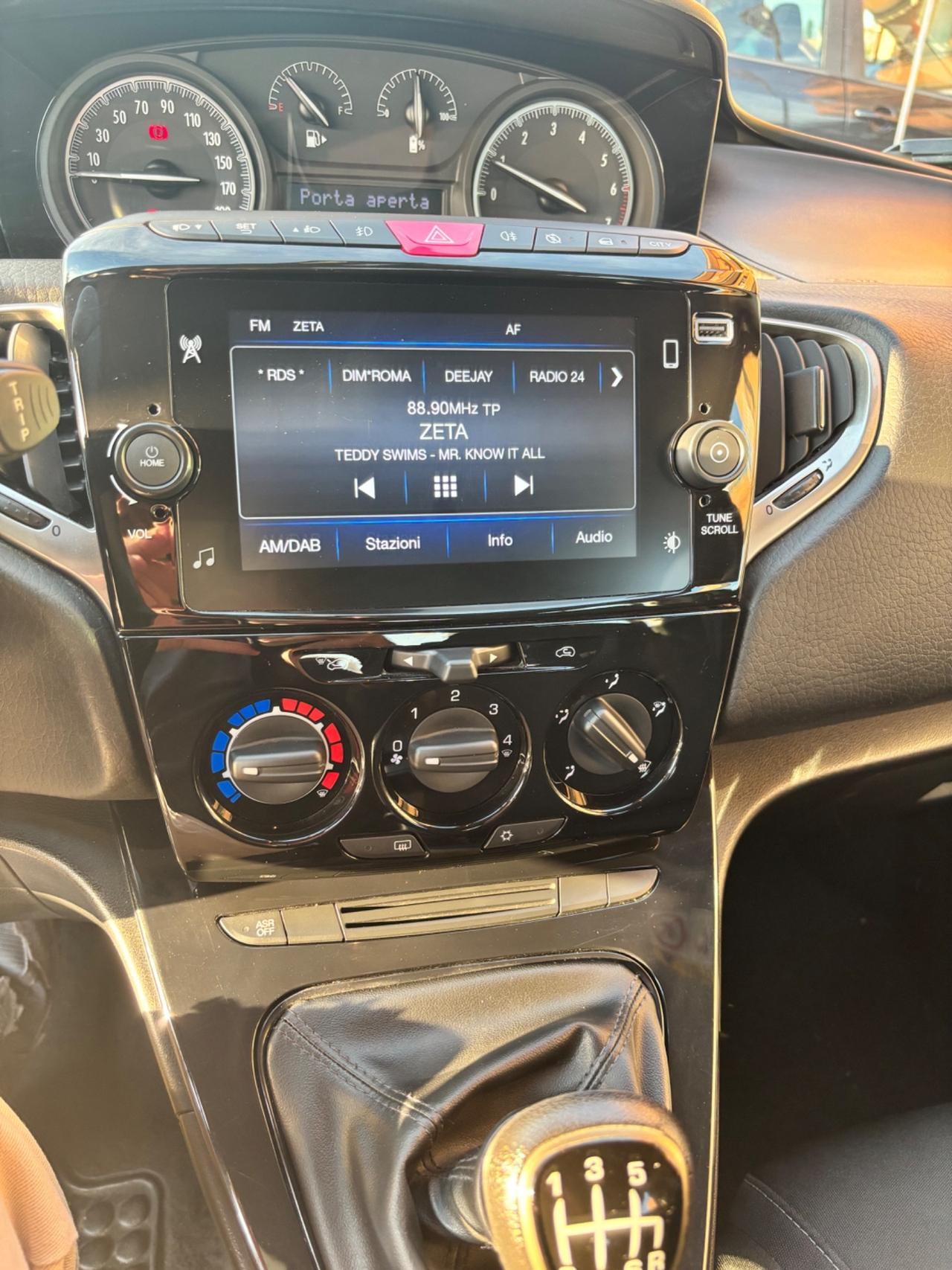 Lancia Ypsilon 1.0 FireFly 5 porte S&S Hybrid Gold Plus