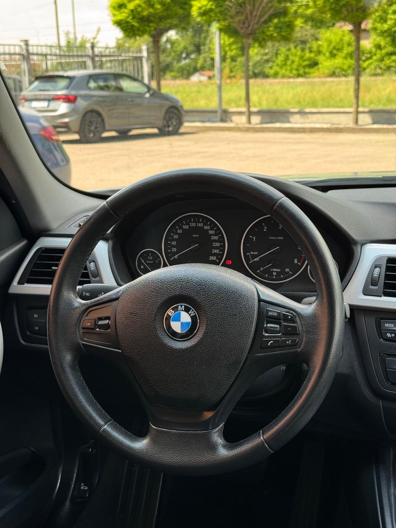 Bmw 318d Touring 2.0 143 cavalli