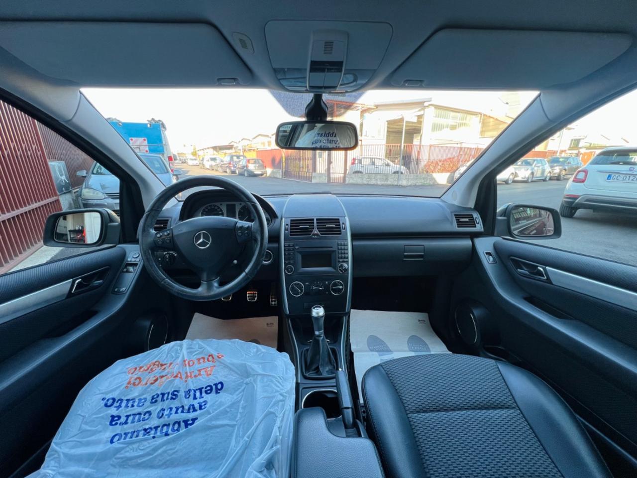 Mercedes-benz CON 12 MESI DI GARANZIA INCLUSA NEL PREZZO