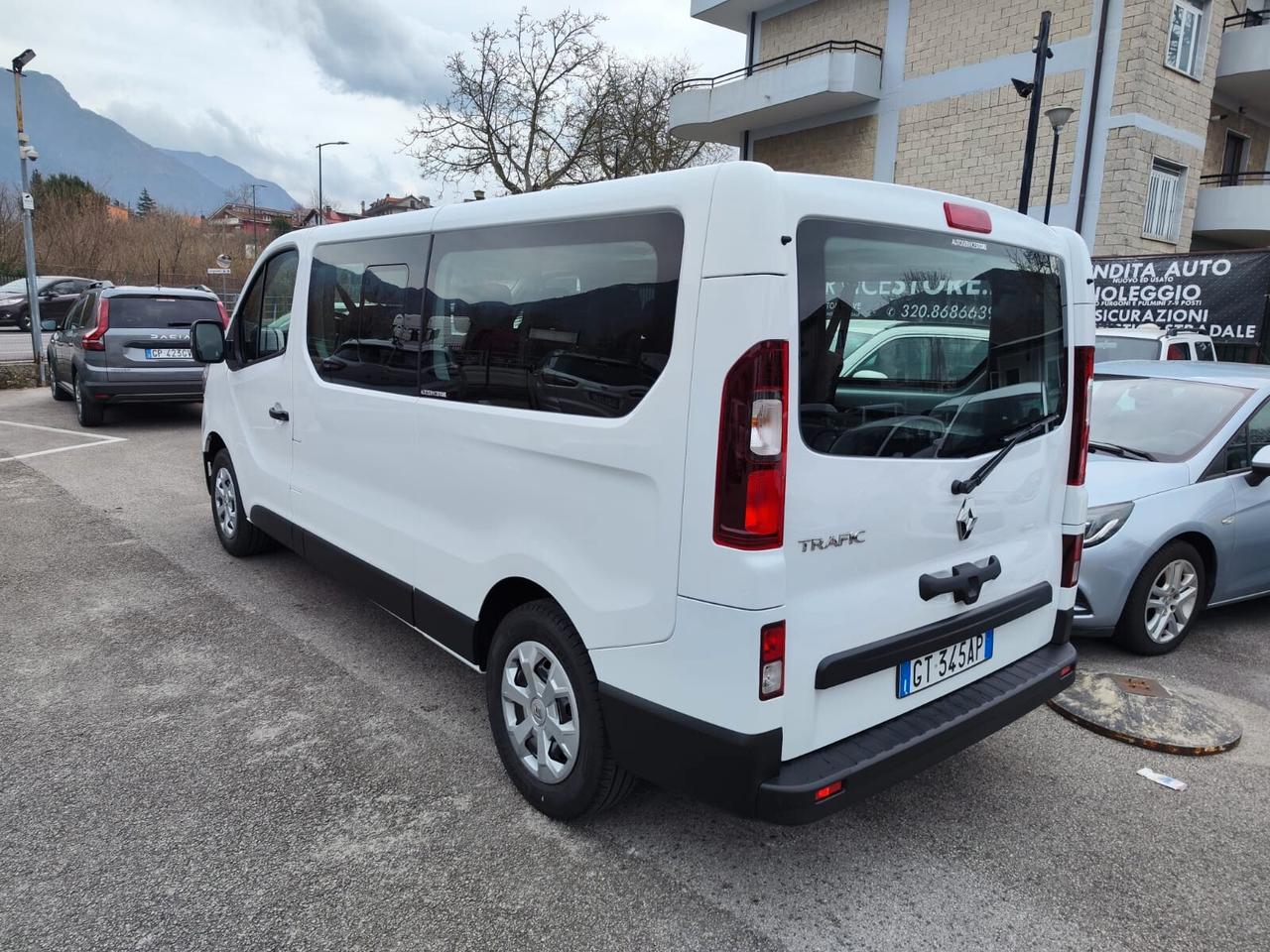 Renault Trafic PASSENGER 9 POSTI X NOLEGGIO