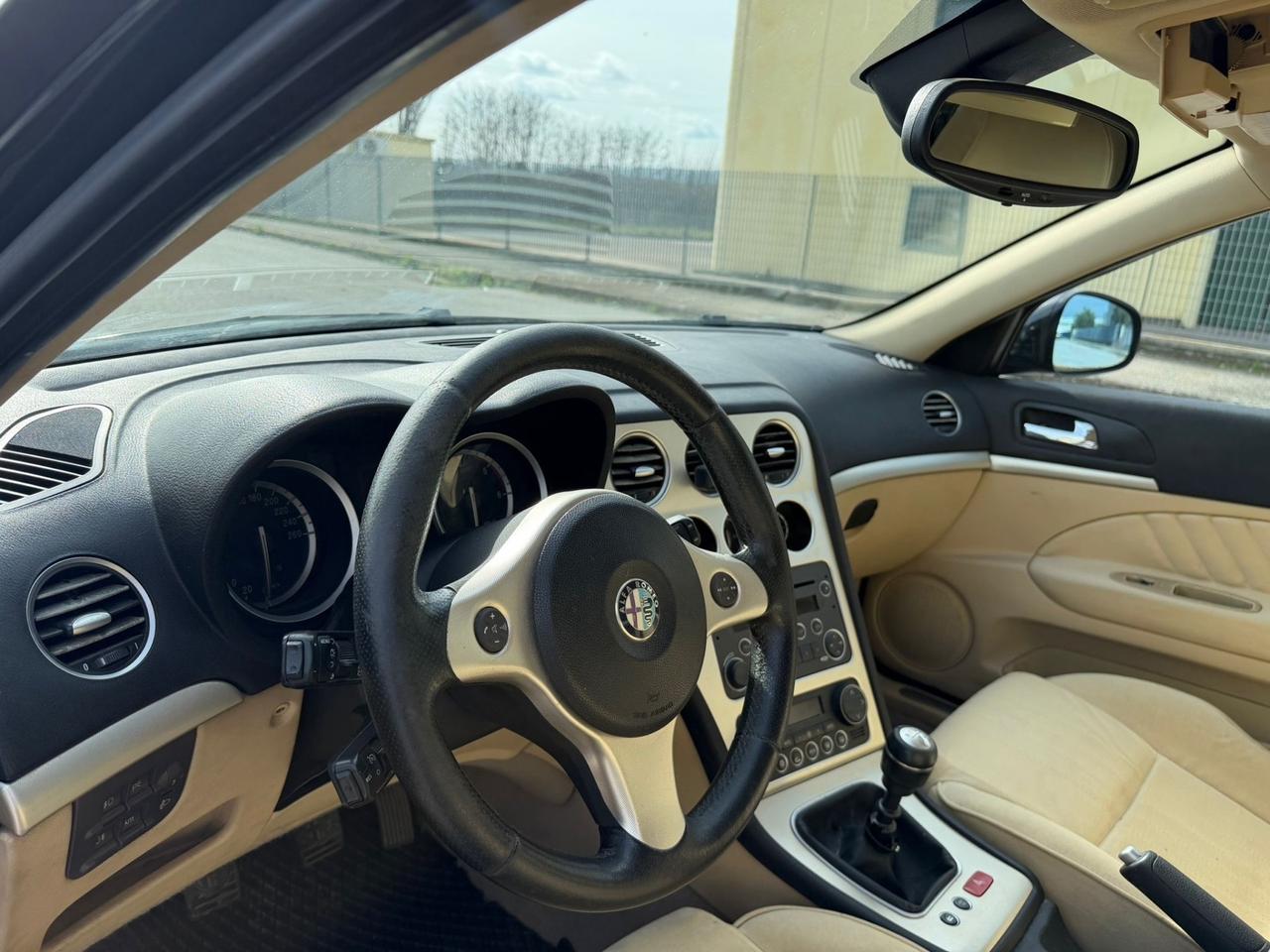 Alfa Romeo 159 1.9 JTDm Distinctive