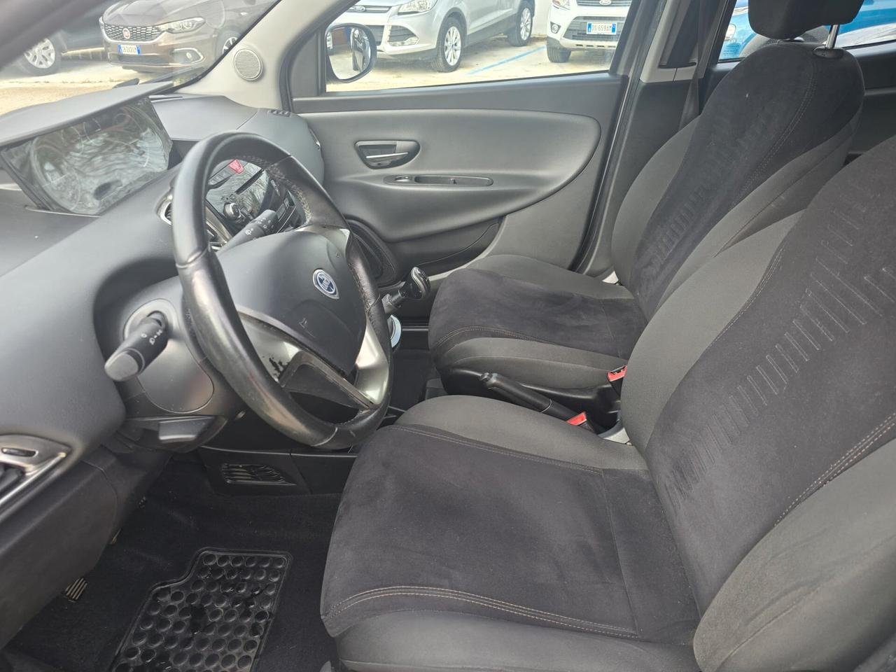 Lancia Ypsilon 1.3 MJT 16V 95 CV 5 porte S&S Gold