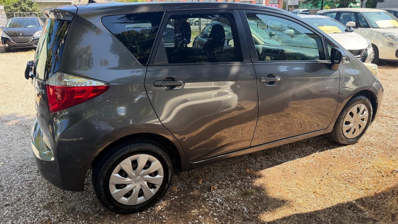 Toyota Verso-S 1.3 MT Active
