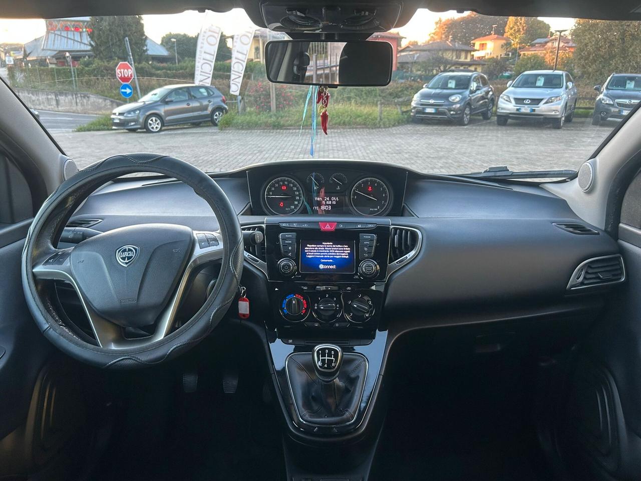 Lancia Ypsilon 1.2 69 CV 5 porte Platinum