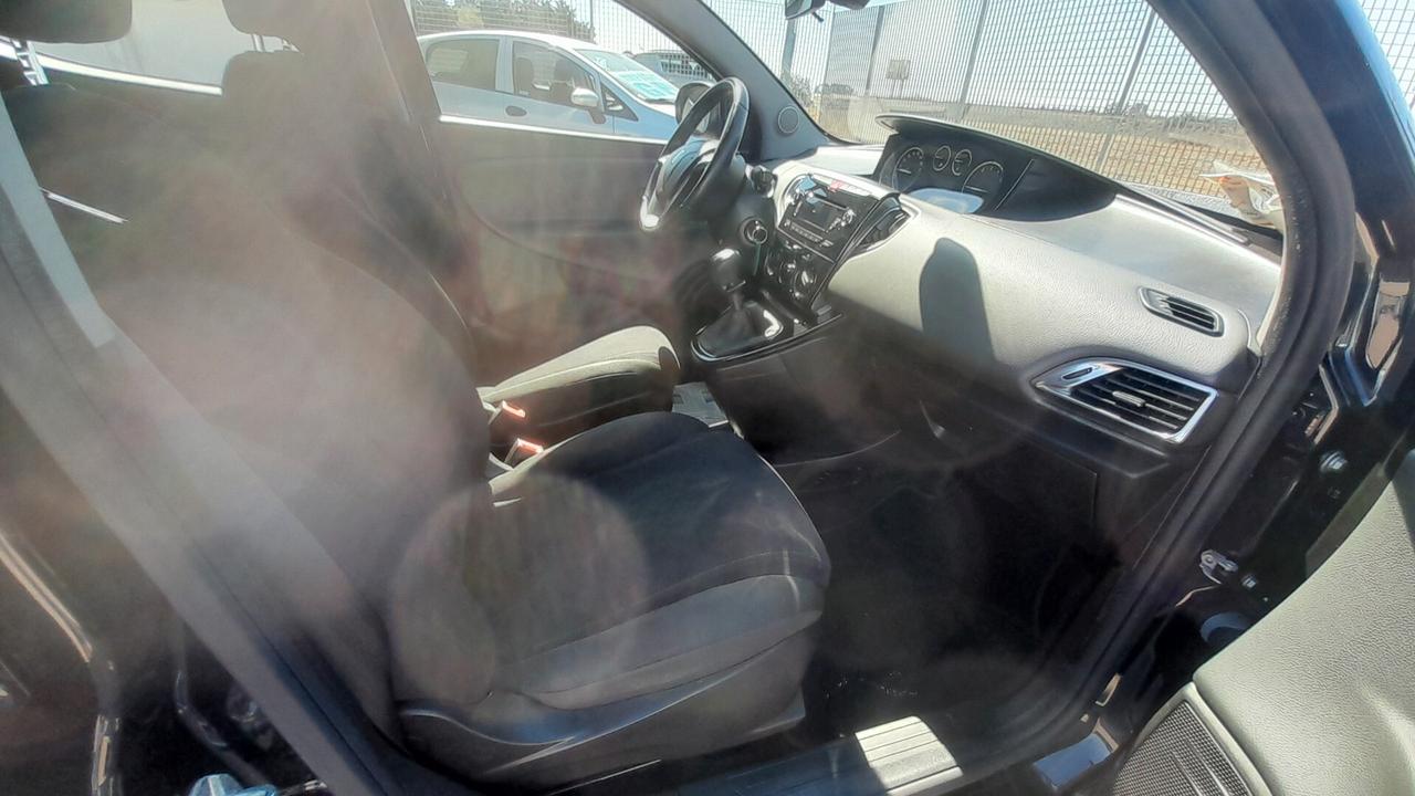 Lancia Ypsilon 1.2 69 CV 5 porte GPL Ecochic Elefantino