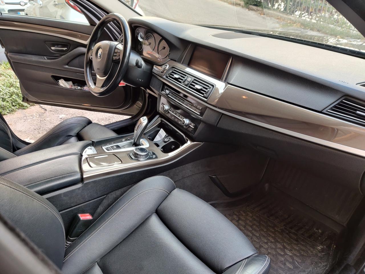 Bmw 520 525d xDrive Touring Luxury