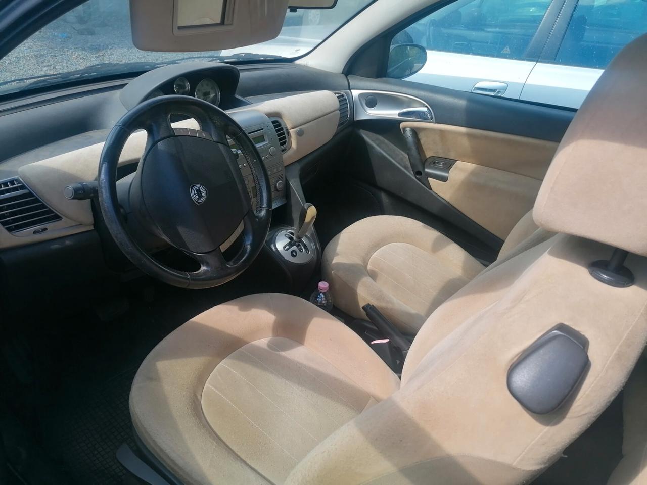 Lancia Ypsilon 1.3 MJT 75 CV Argento