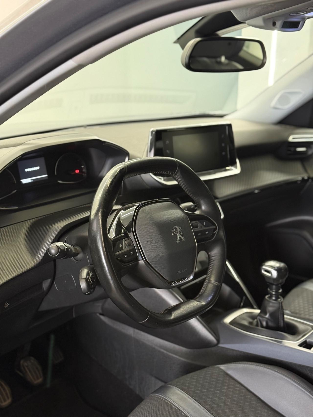 Peugeot 2008 BlueHDi 100 S&S Allure Navi Pack