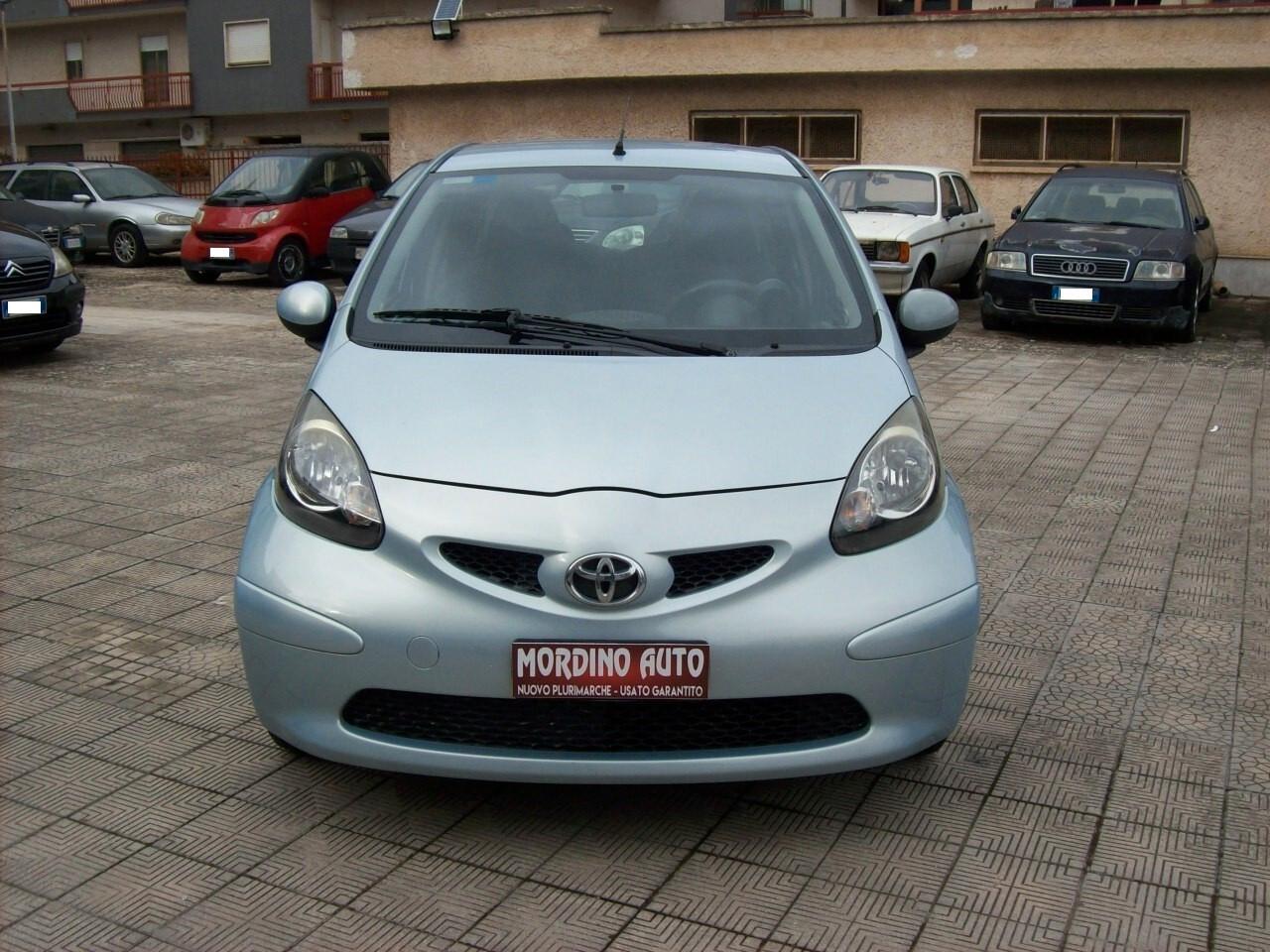 Toyota Aygo 1.0 12V VVT-i 5 porte Sol