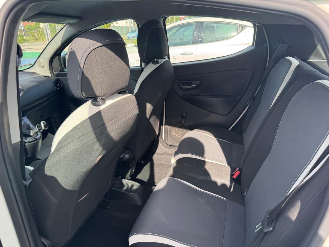 Lancia Ypsilon 0.9 TwinAir 85 CV 5 porte Metano Ecochic Gold