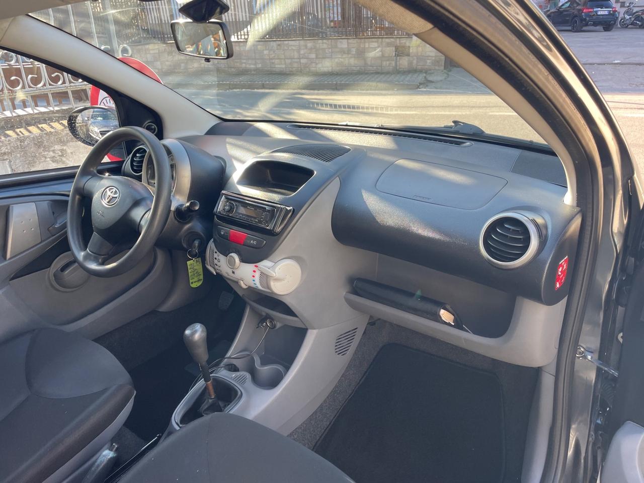 Toyota Aygo 1.0 12V VVT-i 5 porte Sol