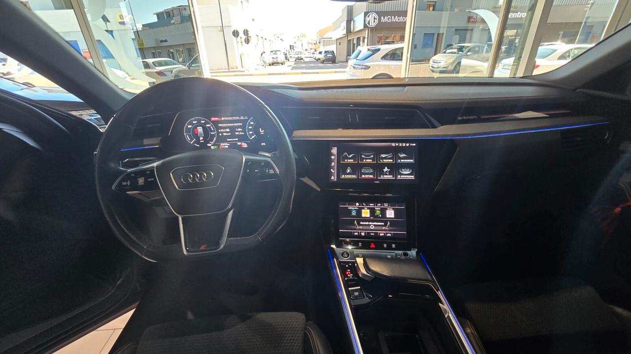Audi Q8 e-tron SPB 55 quattro