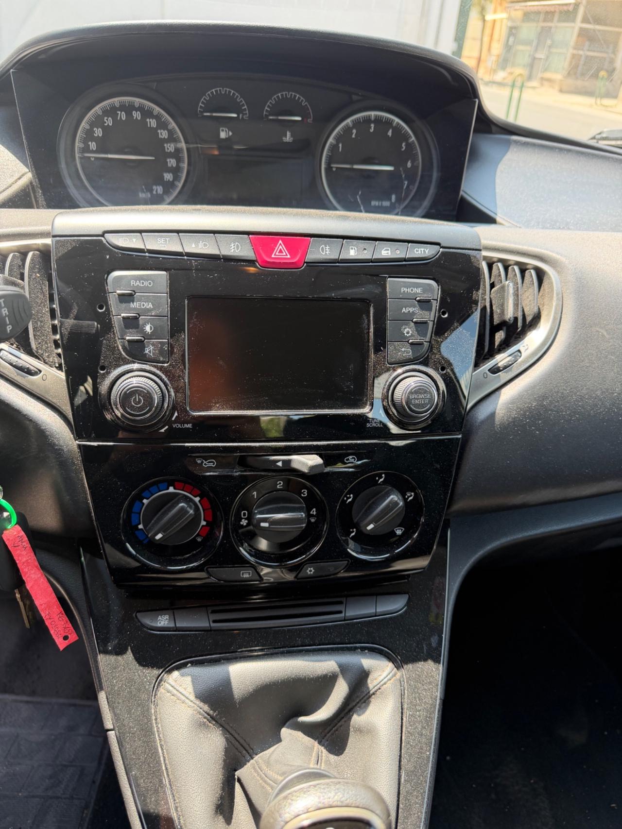 Lancia Ypsilon 1.2 69 CV 5 porte GPL Ecochic Platinum KM CERTIFICATI IN FATTURA