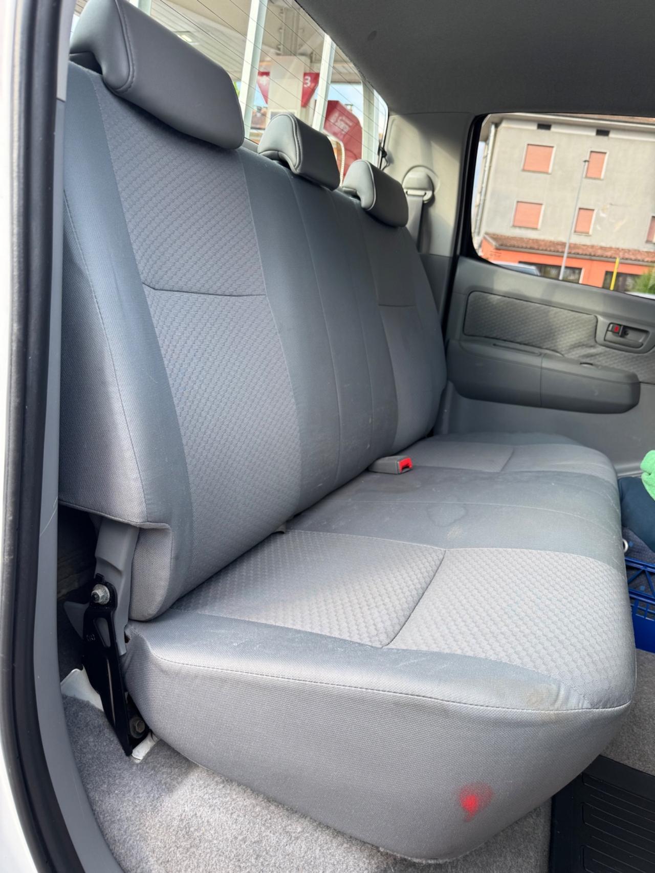 Toyota Hilux 2.5 D-4D 4WD 4p. Double Cab DLX