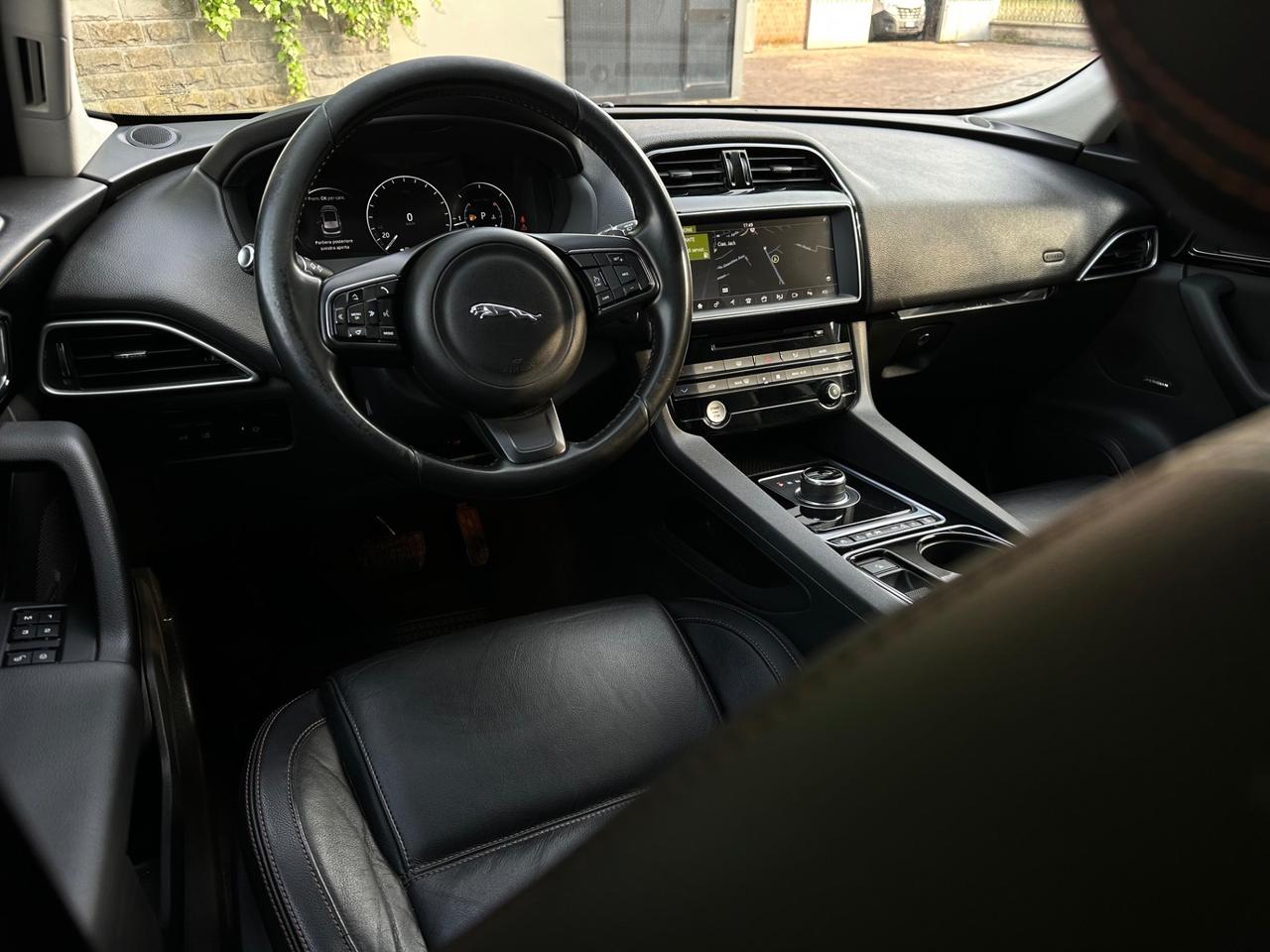 Jaguar F-Pace 2.0 D 180 CV AWD aut. R-Sport