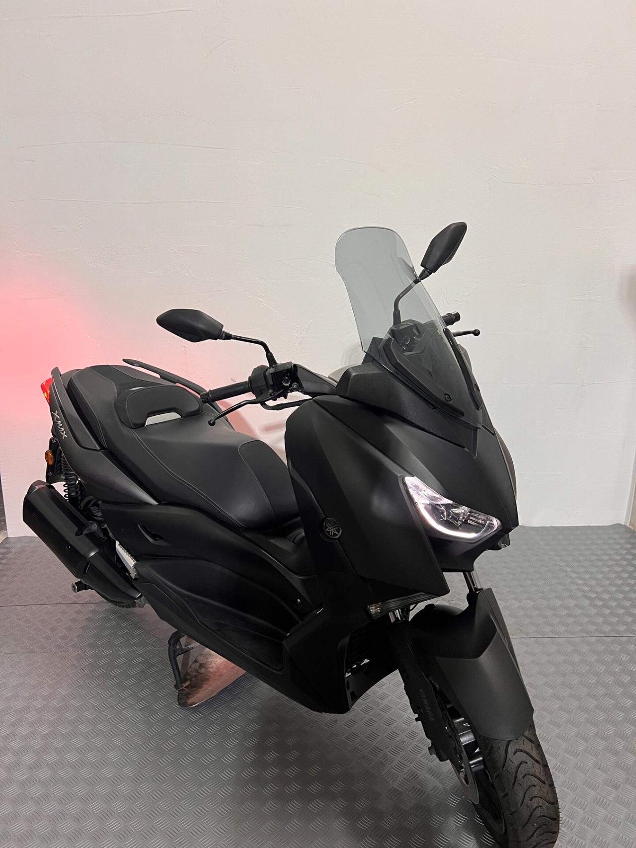 Yamaha X-Max 300
