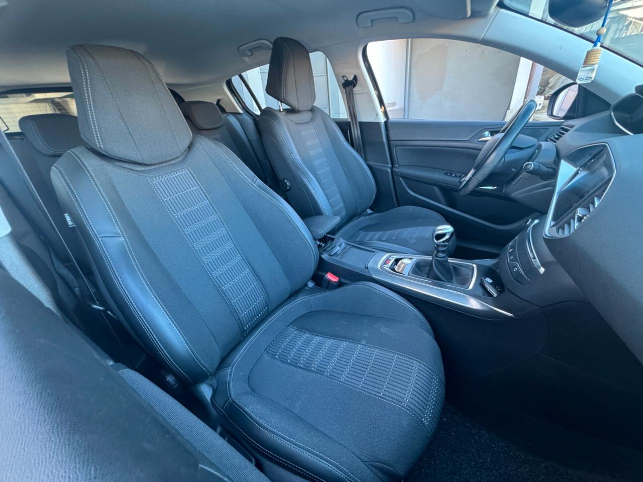 PEUGEOT 308 PureTech Turbo 130 S&S Allure UNICO PROPRIETARIO
