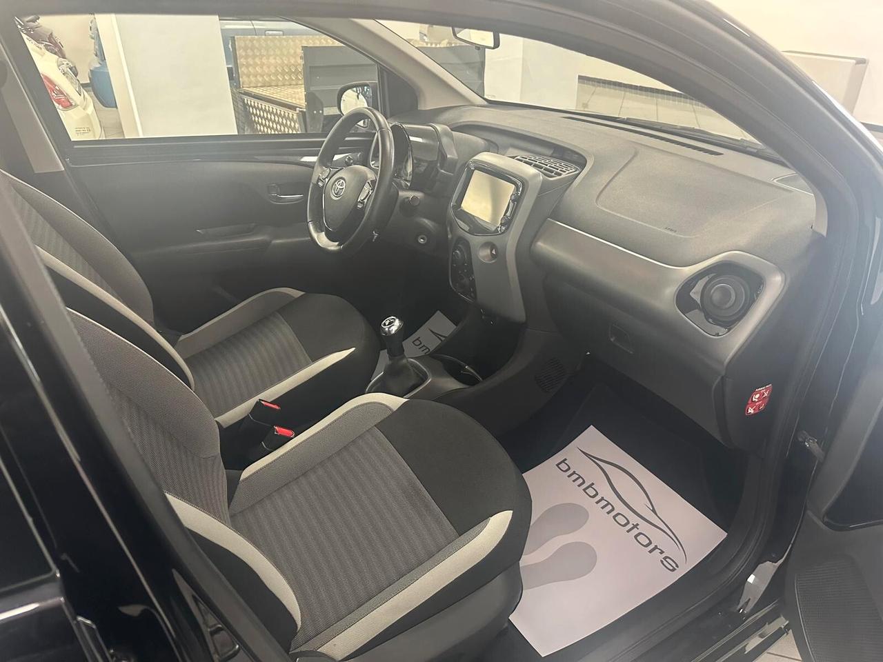 Toyota Aygo Connect 1.0 VVT-i 72 CV 5 porte x-clusiv MMT